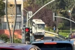 Kocaeli'de freni boşalan otobüs duvara çarptı: 3'ü polis 7 yaralı