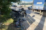 Kocaeli’de kamyonetle çarpışan motosiklet sürücüsü ağır yaralandı