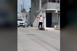 Kocaeli’de sokak ortasında kocası tarafından bıçaklanan kadın hayatını kaybetti
