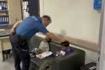 Kocası tarafından darbedilen kadın ağır yaralandı, 2 çocuğunu polis koruma altına aldı
