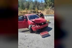 Kontrolden çıkan otomobil bariyerlere çarparken, 1 kişi yaralandı