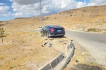 Kontrolden çıkan otomobil bariyerlere çarptı: 4 yaralı