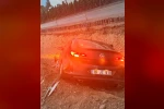 Kontrolden çıkan otomobil inşaata uçtu: 2 yaralı