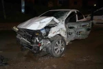 Kontrolden çıkan otomobil, park halindeki çekiciye çarptı: 1 ölü, 1 yaralı