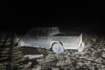 Kontrolden çıkan pikap şarampole girdi: 2 yaralı