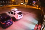 Köpeğe çarpmamak için yaptığı manevra hayatına mal oldu