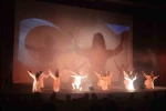Koruma altındaki çocuklardan duygulandıran performans: "Harman yeri 1915" Erzurum’da sahnelendi
