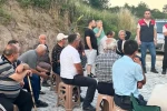 Köy köy gezip vatandaşları bilgilendiriyorlar