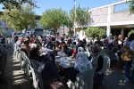 Köyün gençleri ve ihtiyar heyeti, tüm köyü aynı sofrada topladı