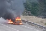 Kozan’da otomobil alev alev yandı, 13 yaşındaki Ömer’in duyarlılığı takdir topladı