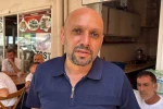 Kumarbaz bekçi, boşanma aşamasındaki eşini kızının yanında uyurken öldürmüş