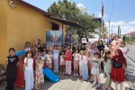Kur’an Kursunda eğitim gören çocuklara dondurma ikramı