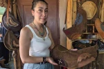 Kurumsal iş hayatını geride bıraktı, deri ve ahşabı kendi tarzıyla birleştirdi