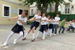 Kuşadası’nda çocuk atletizm şenliği renkli görüntülere sahne oldu