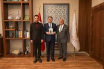 Kütahyalı "Şeref Usta" kitabının geliri çıraklara bağışlanacak