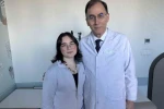 Lenf kanserini yendi, doktorundan ilham alıp tıp fakültesini kazandı: Yıllar sonra yine aynı karede buluştular