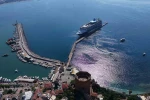 Lüks kruvaziyer bin 807 turist ile Alanya iskelesine demir attı
