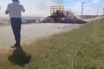 Lüleburgaz’da saman balyası yüklü römorkta yangın