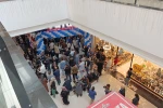 Mağaza açılışında izdiham yaşandı 