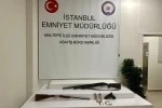 Maltepe'de zula adresine yapılan operasyonda çok miktarda uyuşturucu ele geçirildi