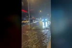 Maltepe’de aniden bastıran sağanak yağış caddeyi göle çevirdi