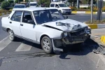 Manavgat’ta Tofaş otomobille çarpışan motosikletli ağır yaralandı