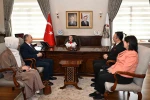 Manisa’da Valilik makamı minik Mehlika’ya emanet