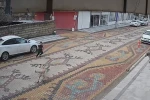 Mardin’de sokak köpeklerinin saldırdığı çocuğu esnaf kurtardı