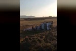 Mardin’de tır şarampole yuvarlandı: 1 yaralı