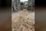 Mazıdağı’nda şiddetli yağışların neden olduğu çukurlarda ortaya çıkan doğal gaz boruları tehlike saçıyor 