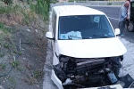 Menfeze çarpan araç sürücüsü yaralandı