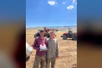 Mercimek tarlasında kavurucu sıcak altında doğum günü sürprizi