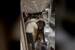 Mersin’de kafedeki kavgada yumruklar havada uçuştu