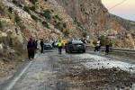 Mersin’de yola akan mazot zincirleme kazaya neden oldu, 4 araç birbirine girdi