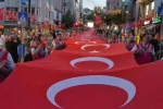 Meydanlar kırmızı beyaza büründü: Tekirdağ’da 15 Temmuz’da yüzlerce kişi tek yürek oldu
