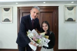 Minik Ela Naz, valilik koltuğuna oturdu