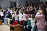 Minik izleyicilerden tiyatro oyununa tam not