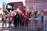Minik öğrencilerden itfaiyecilere anlamlı ziyaret