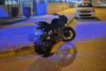 Motosiklet, servis aracı ile çarpıştı: 2 yaralı