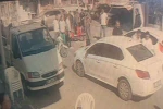 Motosikletli, önüne çıkan motosiklete çarpmamak isterken yola savruldu