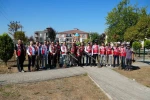 Müdürler Aziziye Çocuk Parkı’nı temizledi