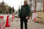 "Mülküm" diyerek kaldırımı dubalarla kapattı 