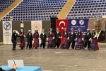 Muradiye’nin minik halk oyuncuları il birincisi oldu