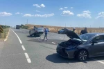 Muratlı’da kavşakta iki otomobil çapıştı: 3 yaralı
