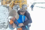 Muş’ta kapalı köy yollarında mahsur kalan hastalar ekiplerce kurtarıldı