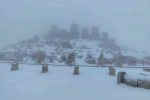 Nemrut Dağı’na mevsimin ilk karı yağdı