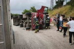 Niksar’da kamyonet devrildi: 3 yaralı
