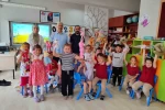 Öğrenci, veli ve öğretmen iş birliğiyle atık ipler rengârenk oyuncaklara dönüştü
