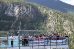Öğrenciler 450 metre yüksekteki seyir terası ve kanyonu gezdi