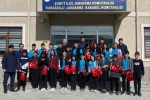 Öğrenciler jandarma karakolunu ziyaret ederek fidan dikti 